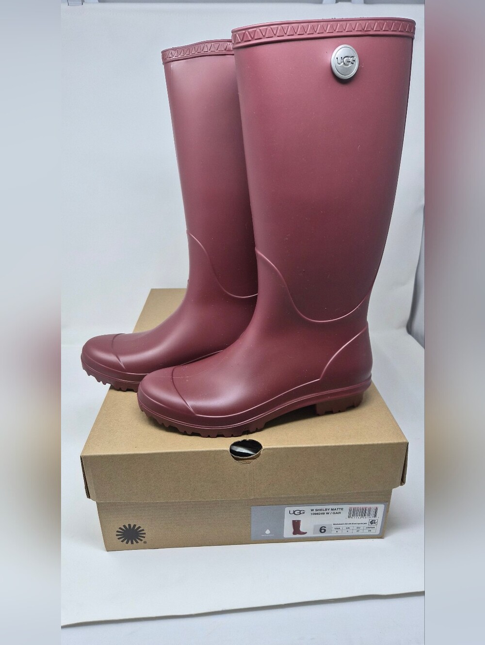 UGG Women's Tall Waterproof Rain Boots  - Size 6
